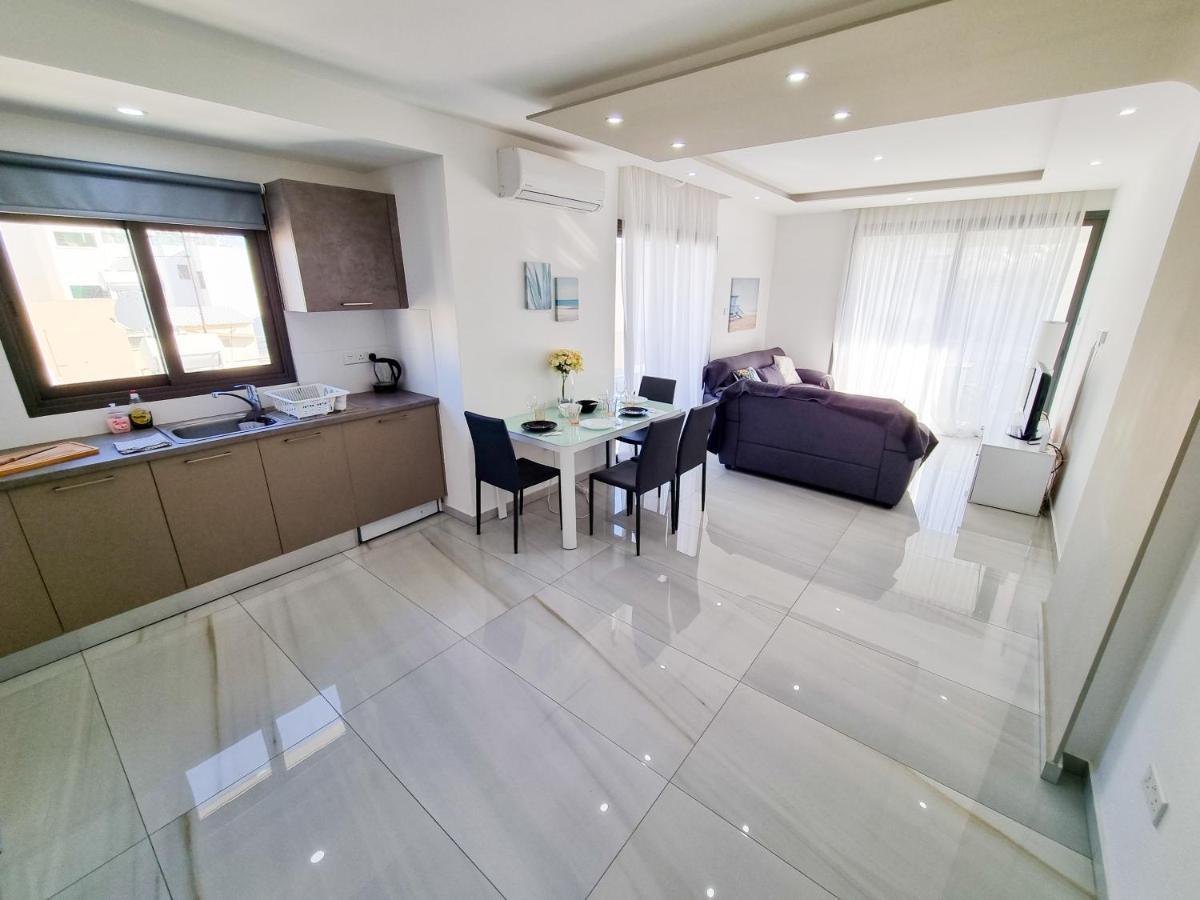 Sea La Vie Seaview Apartment Larnaca Luaran gambar